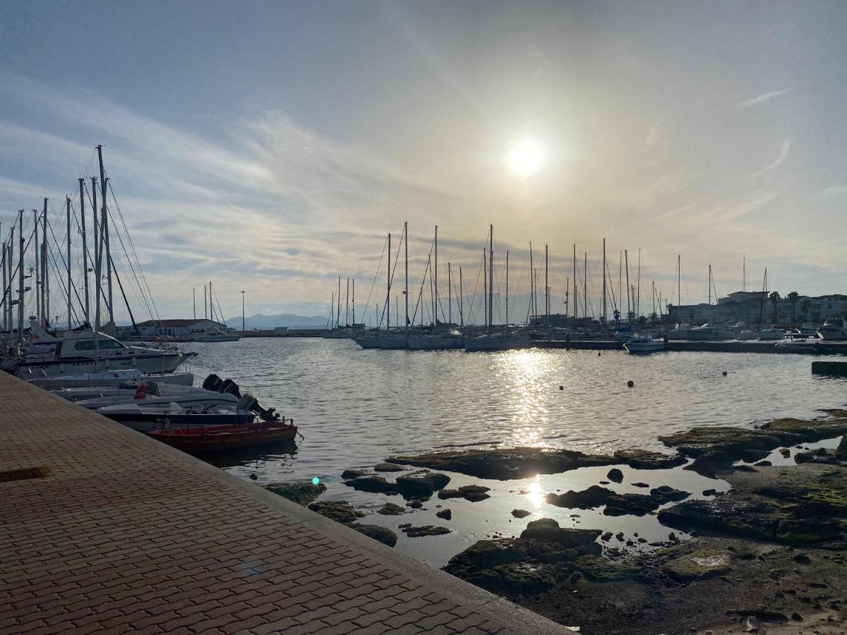 I Fenicotteri - Appartamenti Sul Mare 卡拉赛达 外观 照片
