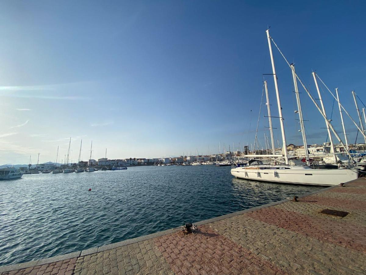 I Fenicotteri - Appartamenti Sul Mare 卡拉赛达 外观 照片